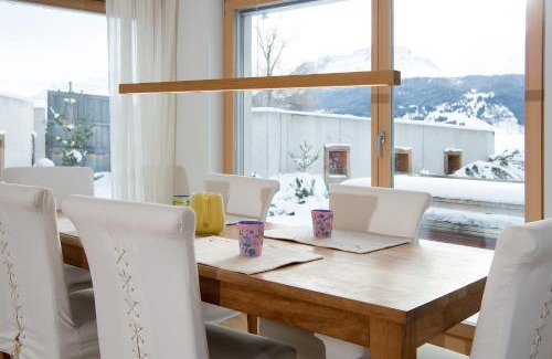 Grisons Apartamento | Valmala holiday flat for 5 people and a family dog with fenced garden
