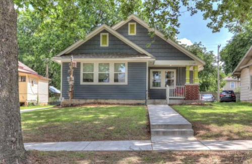 Central Oklahoma City Casa | Vals Eclectic Classen Cottage