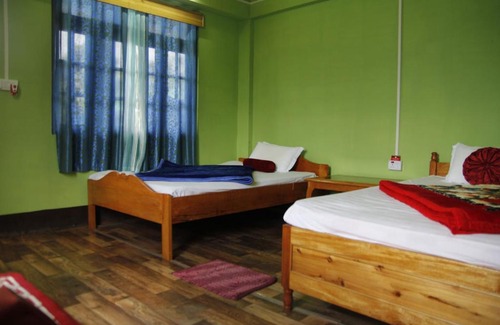 Kaluk Casa | Vamoose Orchid Villa Homestay