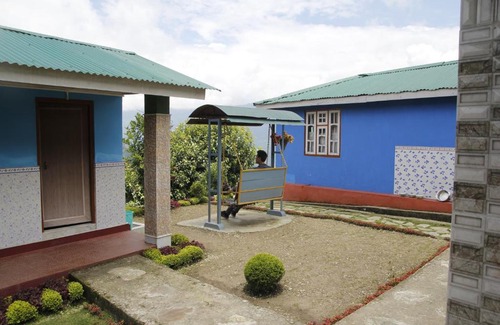 Kaluk Casa | Vamoose Orchid Villa Homestay