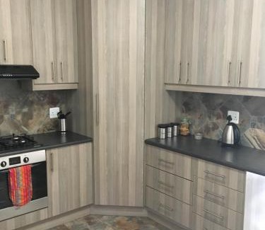 Oudtshoorn Casa | van Biljon Cottage No Loadshedding