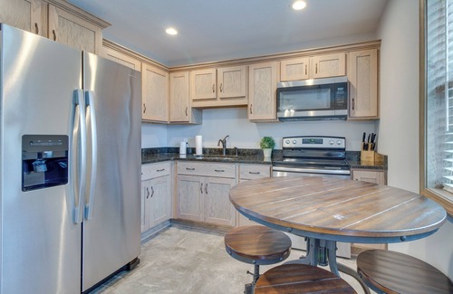 Van Buren Condominio | Van Buren Retreat w/ Shared Fire Pit & Grills!