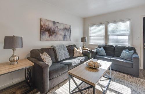 Sherman Oaks Apartamento | Van Nuys Abode with Patio, 7 Mi to Universal Studios