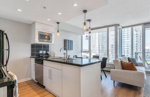 Gastown Condominio | Vancouver Bright - 1BR Condo at Central Location