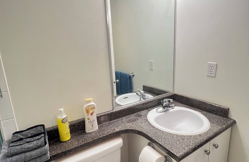 Hastings Casa | Vancouver cozy bachelor close to DT,PNE
