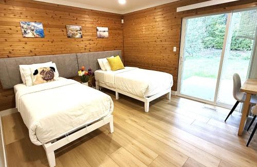 Burnaby Villa | Vancouver Lake City Way Guesthouse 10 min to SkyTrain