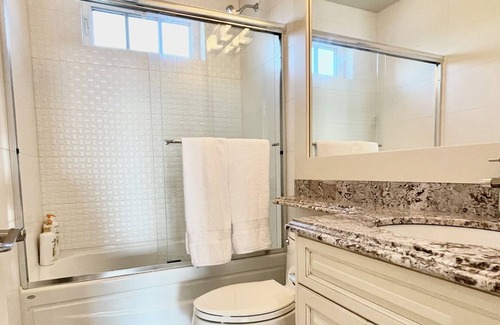 Oakridge Casa | Vancouver Luxury Guest House
