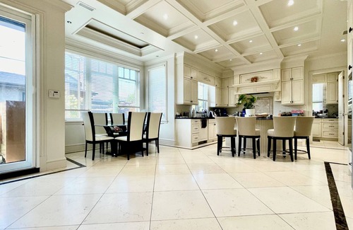Oakridge Casa | Vancouver Luxury Guest House
