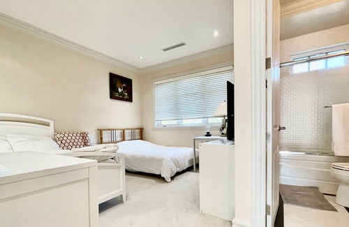 Oakridge Casa | Vancouver Luxury Guest House