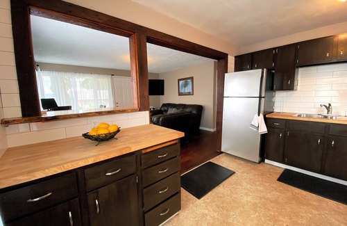 Vancouver Casa | Vancouver Oasis w/hot tub, sauna, & cold plunge.
