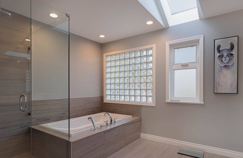 Oakridge Casa | Vancouver west 8 minutes to downtown and airport