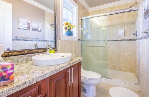 Coquitlam Casa | Vancouver Yuelai Guesthouse