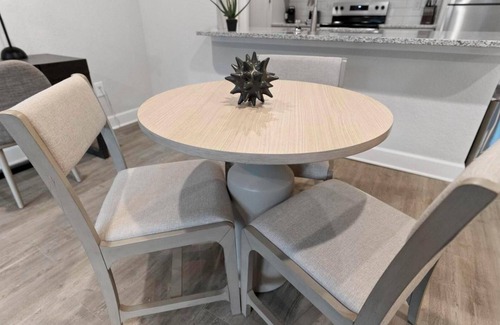 Newberry Apartamento | Vanguard 1BD 2 - Una Habitación Piso, Capacidad 2