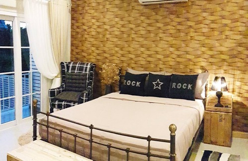 Sattahip Casa | Vanida Antique Home