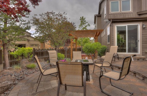 Southern Crossing Casa | Vantage Point 3 Bedroom Townhouse by RedAwning