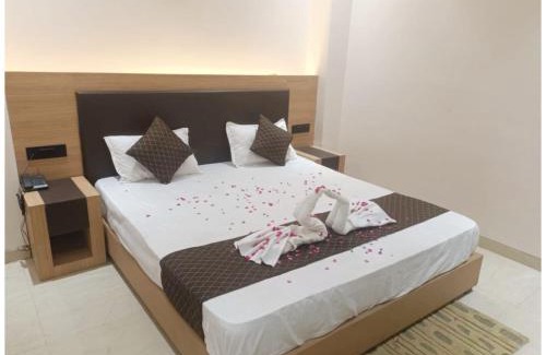 Varanasi Casa | VARANASI HOTEL R-U-D-R-A-M NEAR KASHI VISHWANATH TEMPLE AND GANGA GHAT - Fully Air Conditioned Rooms - #Wifi #Lift #Parking Available - A Premium Hotel In VARANASI