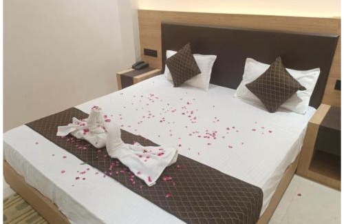 Varanasi Casa | VARANASI HOTEL R-U-D-R-A-M NEAR KASHI VISHWANATH TEMPLE AND GANGA GHAT - Fully Air Conditioned Rooms - #Wifi #Lift #Parking Available - A Premium Hotel In VARANASI