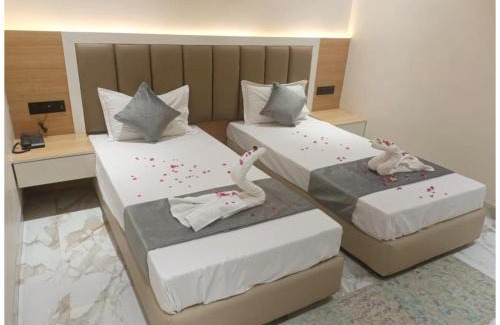 Varanasi Casa | VARANASI HOTEL R-U-D-R-A-M NEAR KASHI VISHWANATH TEMPLE AND GANGA GHAT - Fully Air Conditioned Rooms - #Wifi #Lift #Parking Available - A Premium Hotel In VARANASI