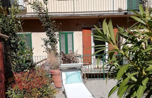Varenna Casa | Varenna Sweet Home Varenna ofrece wifi gratis, cama doble, un sofá cama, un piso