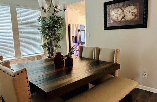 Lake Charles Casa | Varona's Paradise: Stunning New Luxury Home
