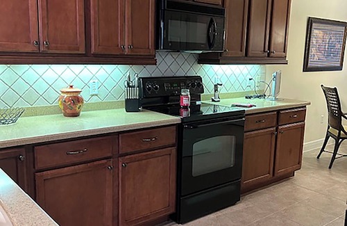 Bonita Springs Condominio | Vasari in Bonita Springs - Located on Altessa with view of beautiful Vasari Lake