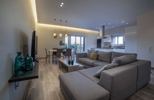 Vassilatika Apartamento | Vasilakis Estate - Pool Daze Holiday Home