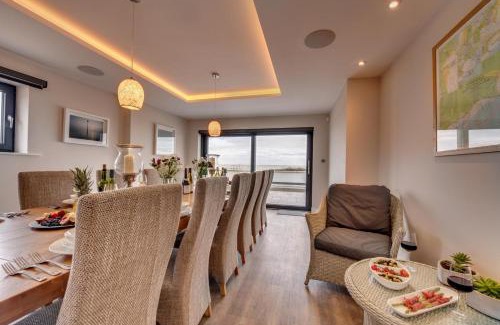 Deal Casa | Vause at Sea