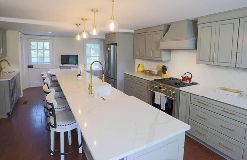 Locustville Casa | Vaux Hall Manor | 5BR Historic Farmhouse on Bay