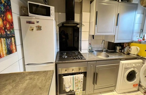 Oval Casa | Vauxhall Central Room 1