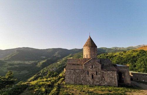 Tatev Casa | Vazken