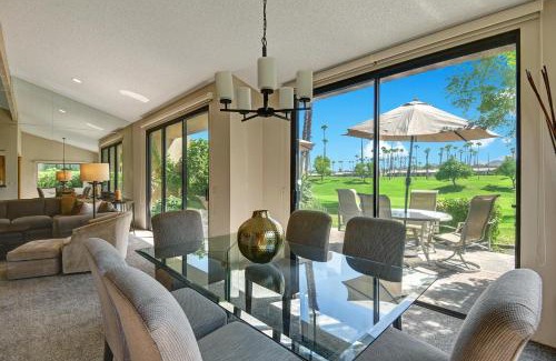 Palm Desert Casa | VB607 - Palm Getaway - Meredith Lodging