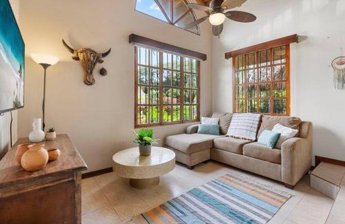 Tamarindo Casa | VBM1 Beachside Cottage Steps from the Shore