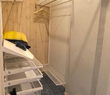 Jelgava Apartamento | Ved flod nær slot og park i stille centrum