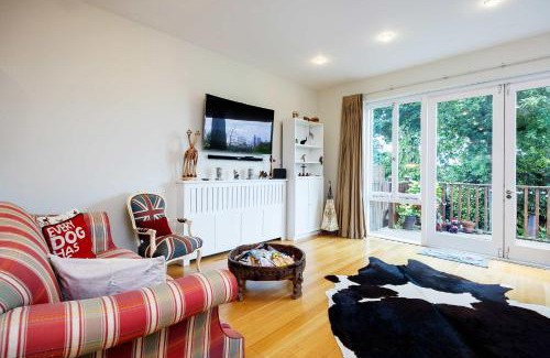 West Hill Casa | Veeve - Ace Delights