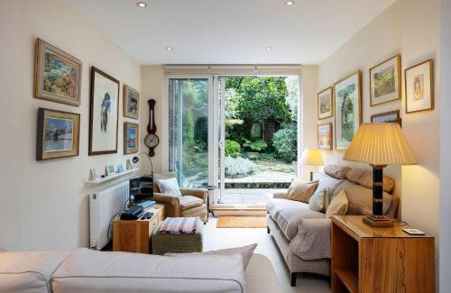 Fulham Broadway Apartamento | Veeve - Artist's Oasis