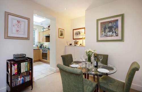 Fulham Broadway Apartamento | Veeve - Artist's Oasis