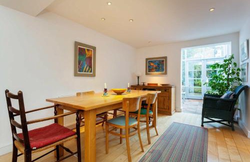 Fulham Casa | Veeve - Dolby Delight