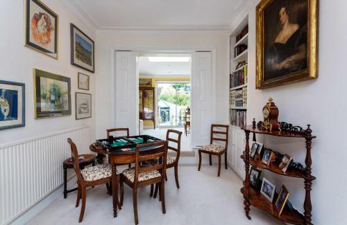 Turnham Green Casa | Veeve - The Gallery of Colour