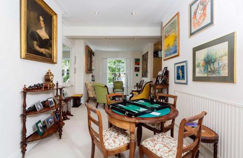 Turnham Green Casa | Veeve - The Gallery of Colour