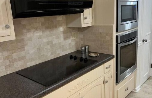 Gunter Afs Casa | Vega Vacation Spacious 3 BR w/ king beds+pool