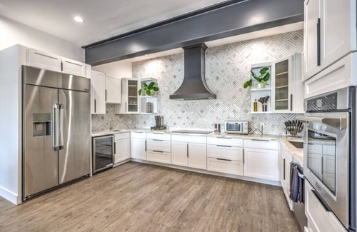 Foothills Casa | Vegas Luxury Stay, Strip Views, Rooftop, Pool, Spa