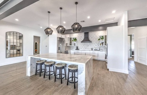 Foothills Casa | Vegas Luxury Stay, Strip Views, Rooftop, Pool, Spa
