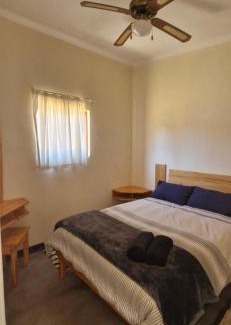 Emadlangeni Casa | Vegkop Gaste Huis - B&B