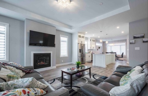 Trenton Casa | Vel’s Villa Vacation Home