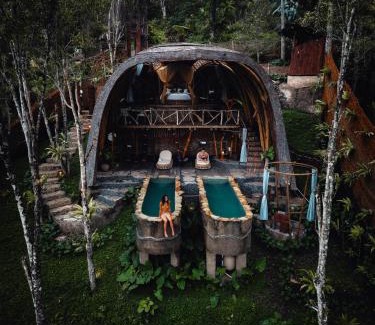 Sidemen Cabina | Veluvana Mountain