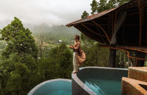 Sidemen Cabina | Veluvana Mountain
