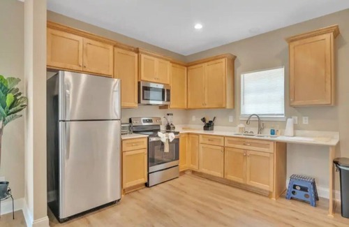 Gastonia Casa | VELVET CHIC 2 bed/1 bath - Near FUSE and Downtown