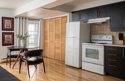 Milton Park Apartamento | Velvet & Stone Studio –Nestled in the Heart of MTL