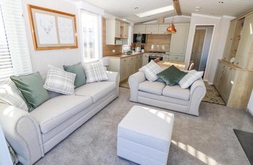 Cowes Casa | Vendee Lodge