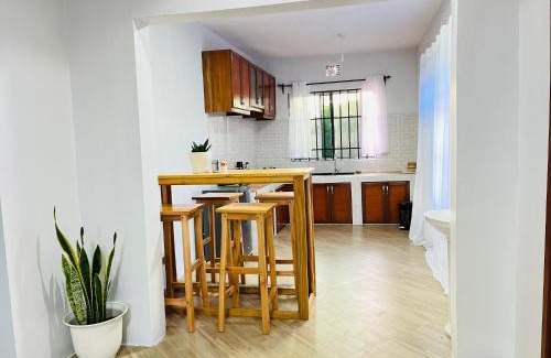 Arusha Casa | Venem Apartment (Rhino)